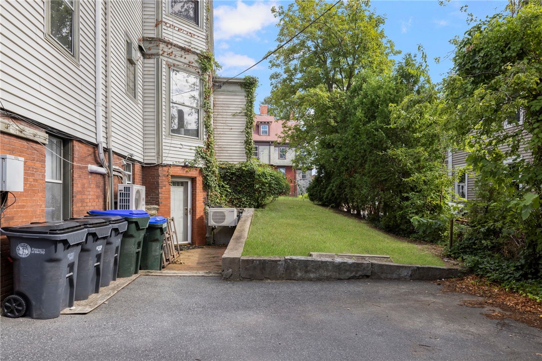 165 Waterman Street 2