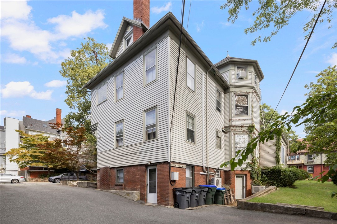 165 Waterman Street 2