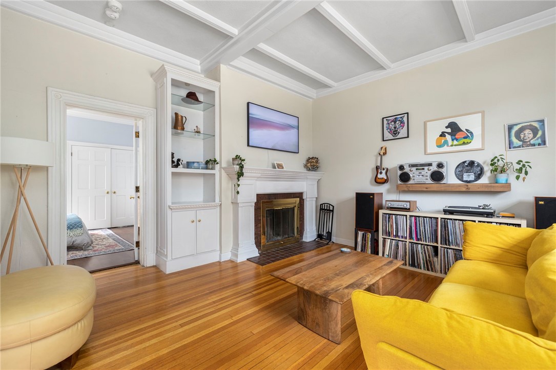 165 Waterman Street 2