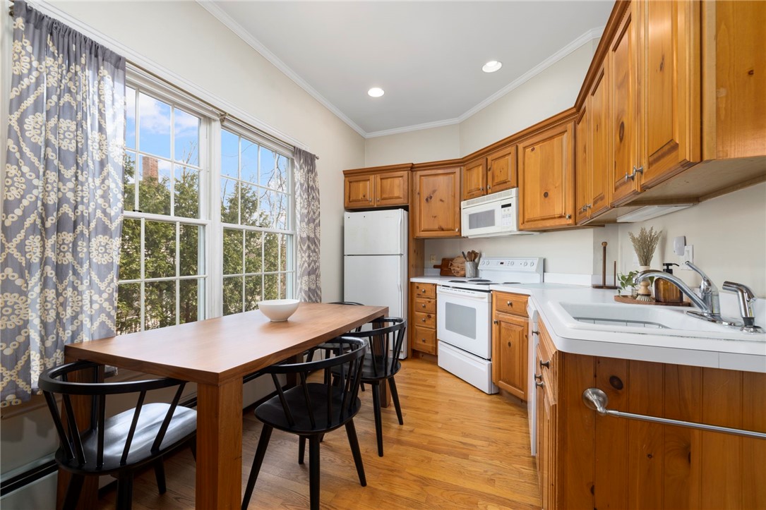 165 Waterman Street 2