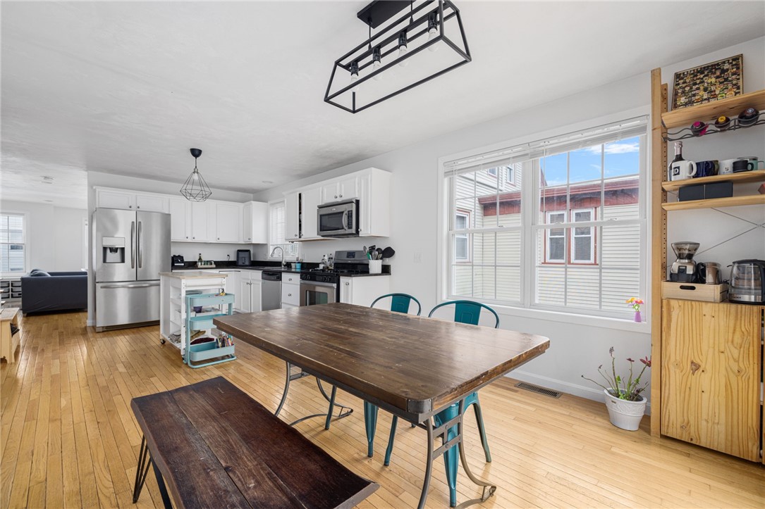 26 7th Street 1