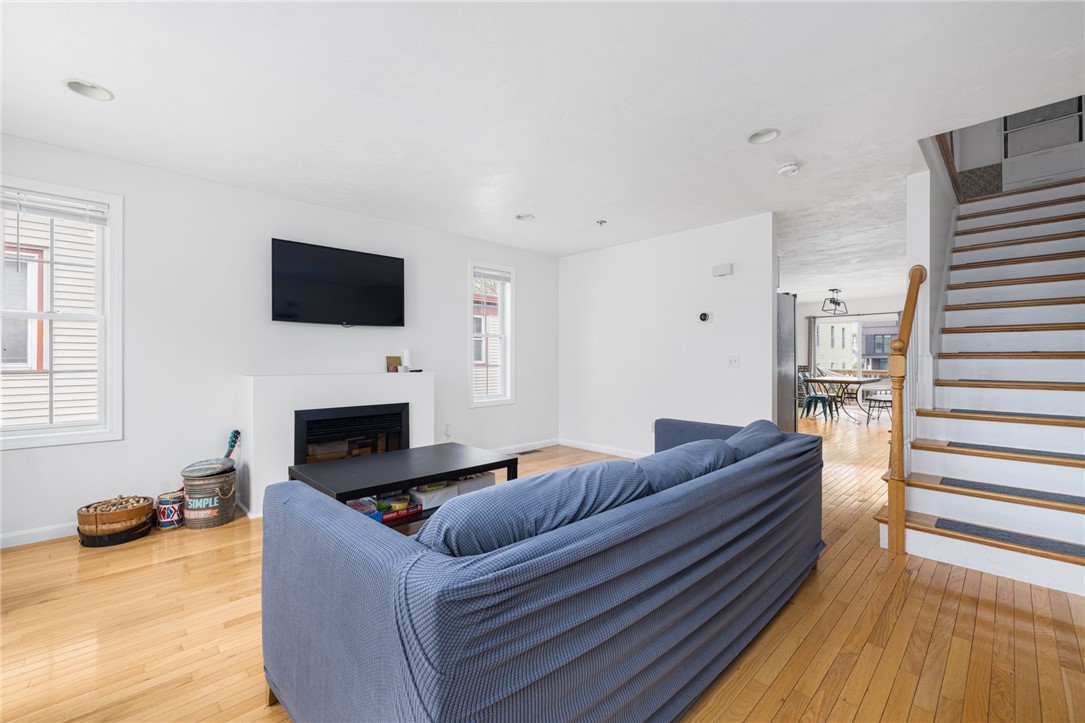 26 7th Street 1