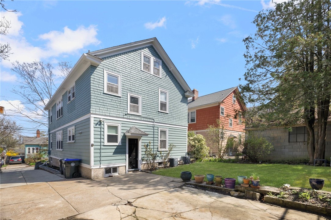92 Colonial Road