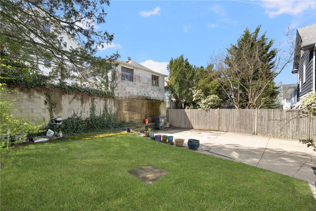 92 Colonial Road