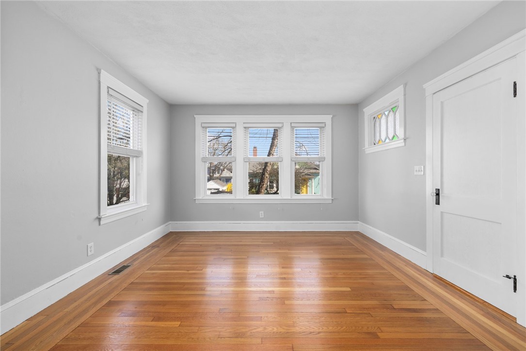 92 Colonial Road