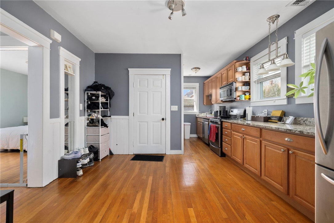 92 Colonial Road