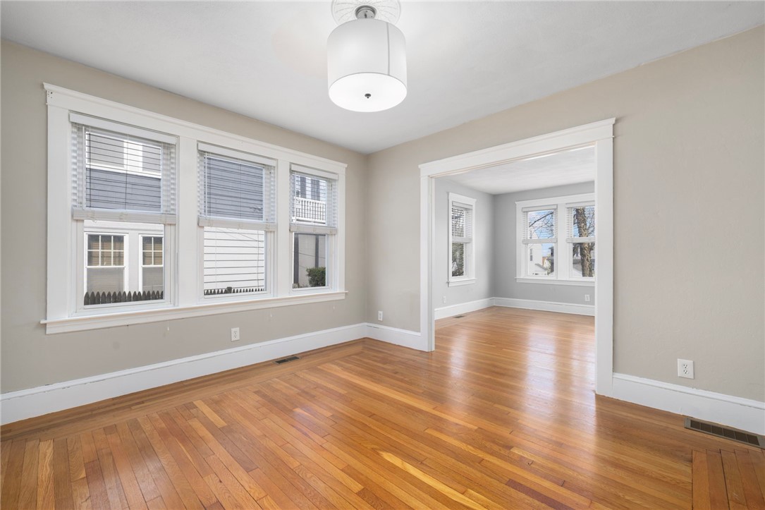 92 Colonial Road