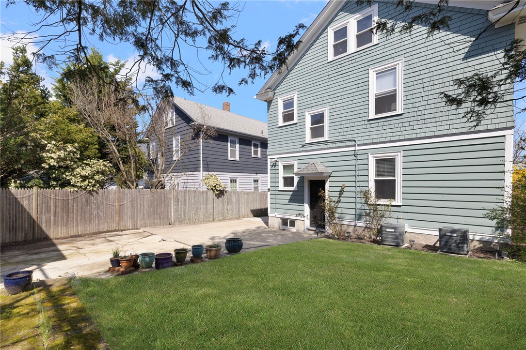 92 Colonial Road