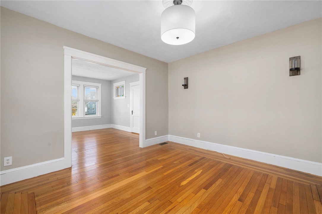 92 Colonial Road