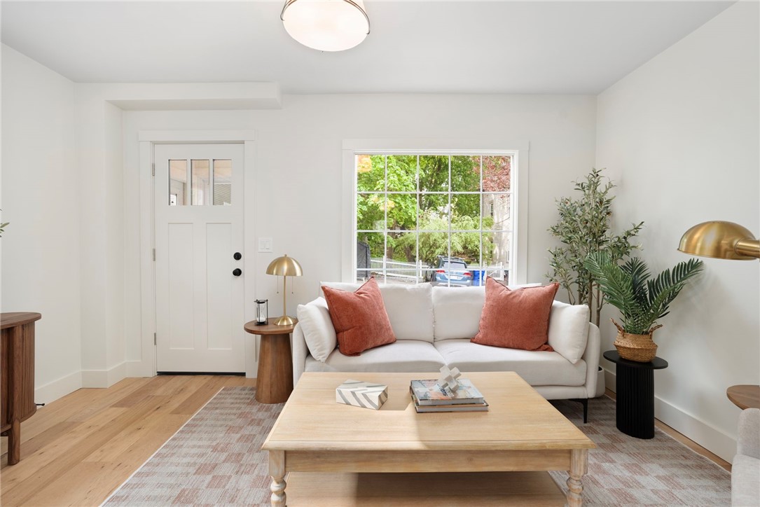 54 Grand View Street