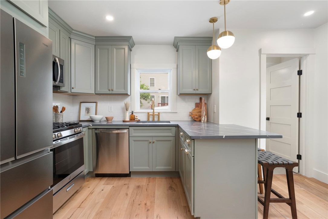 54 Grand View Street