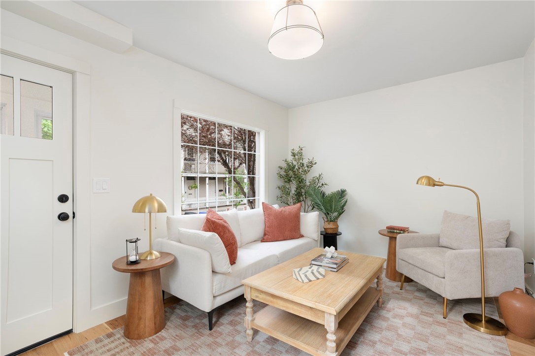 54 Grand View Street