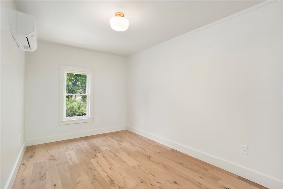 54 Grand View Street