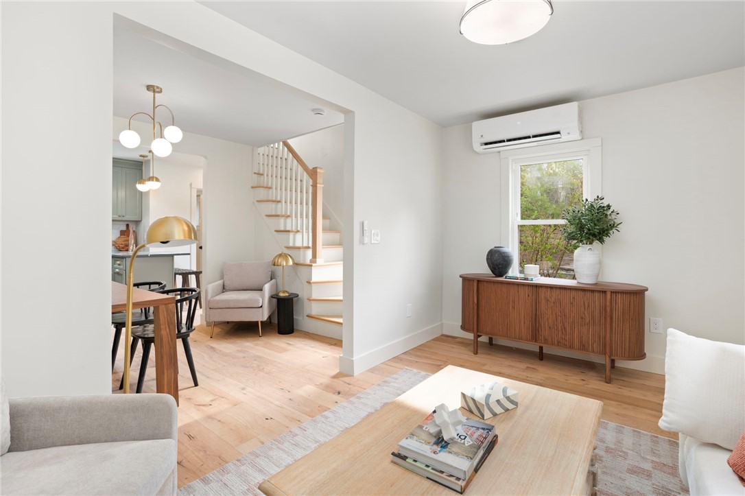 54 Grand View Street