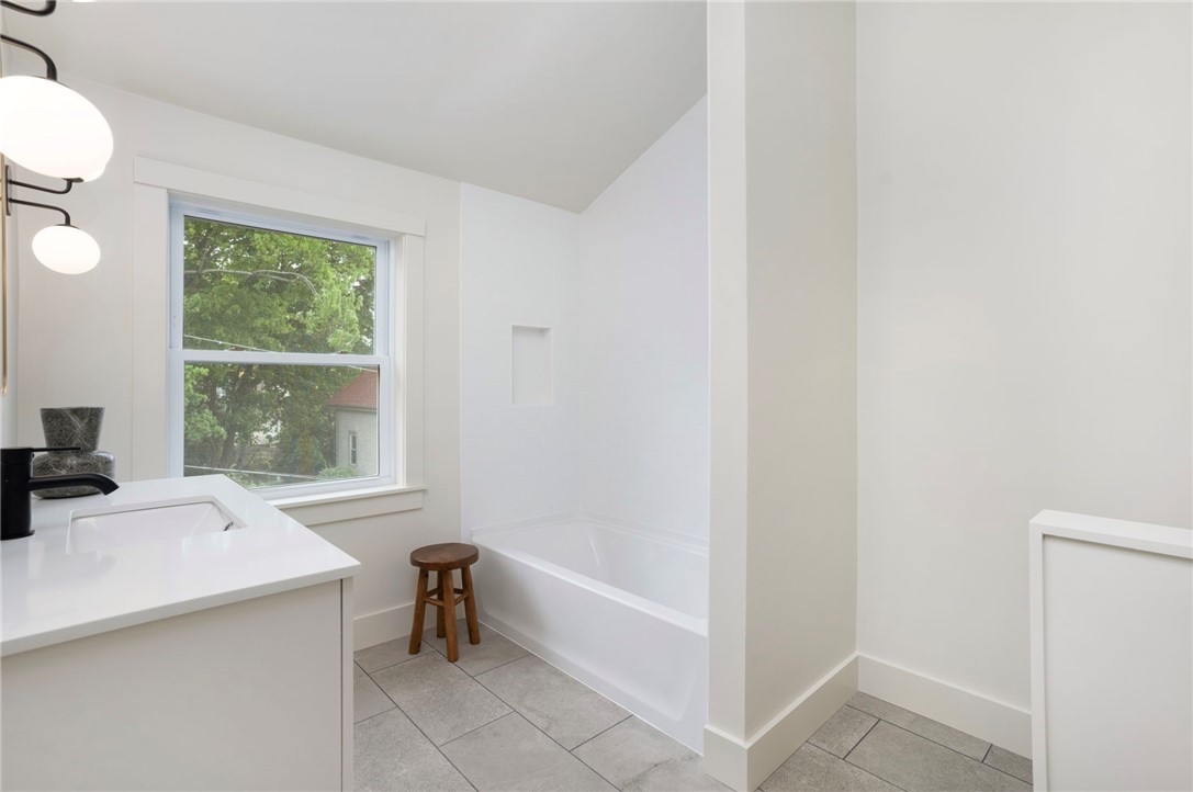 54 Grand View Street