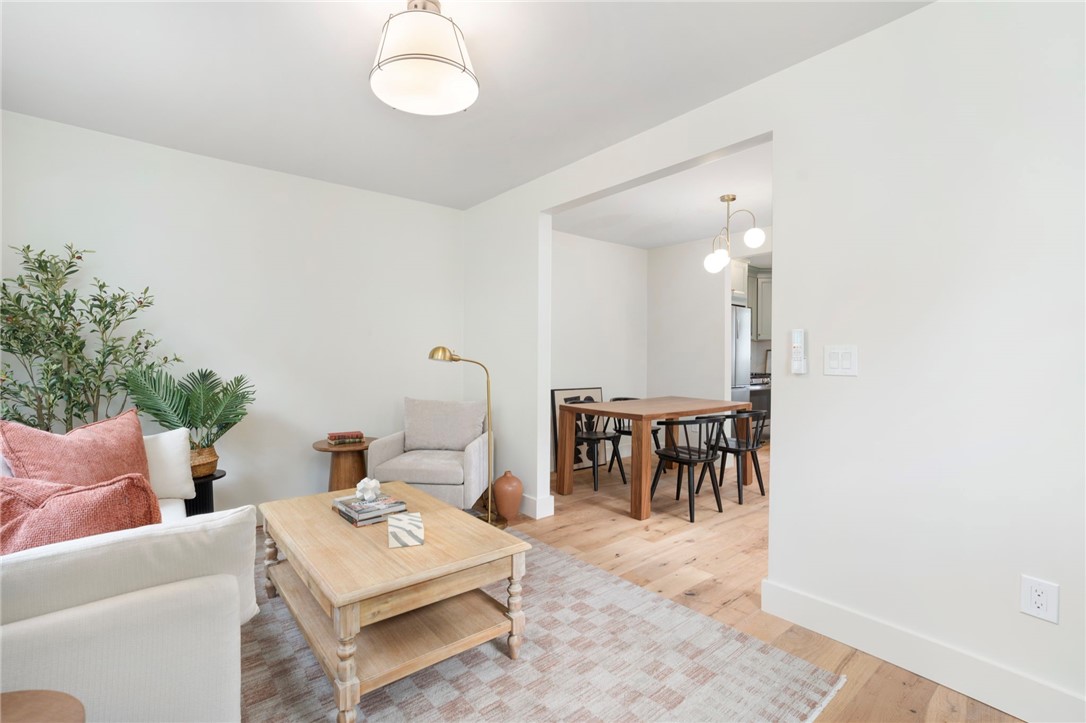 54 Grand View Street