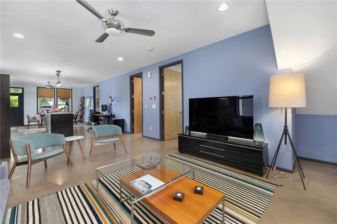 114 Ring Street 1