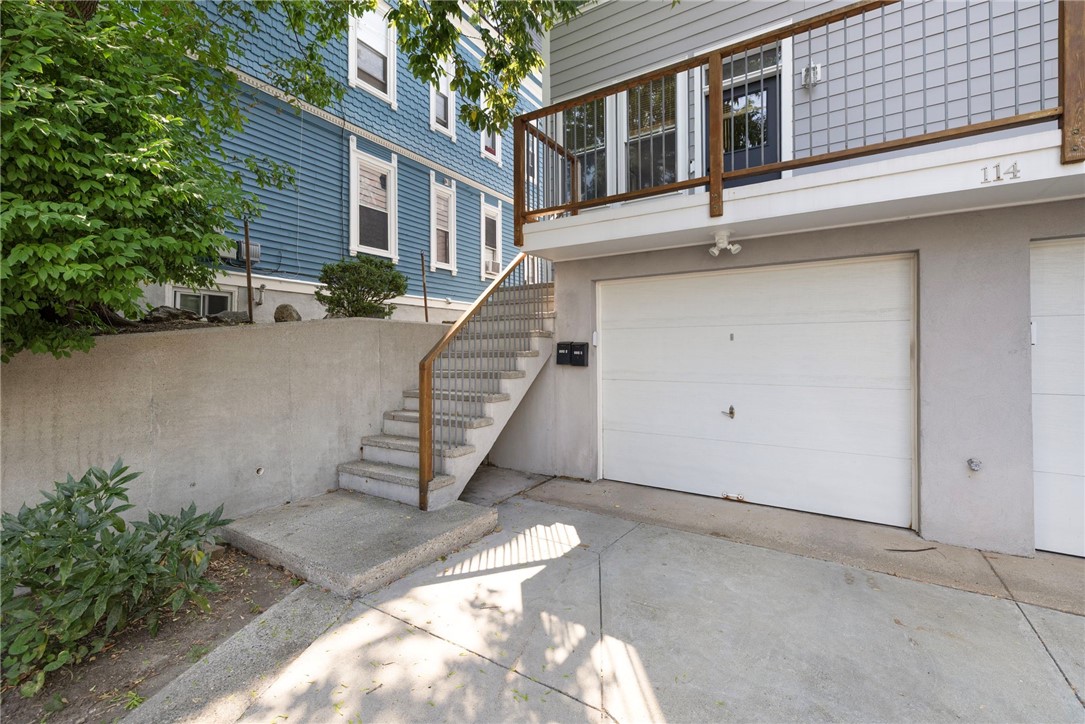 114 Ring Street 1