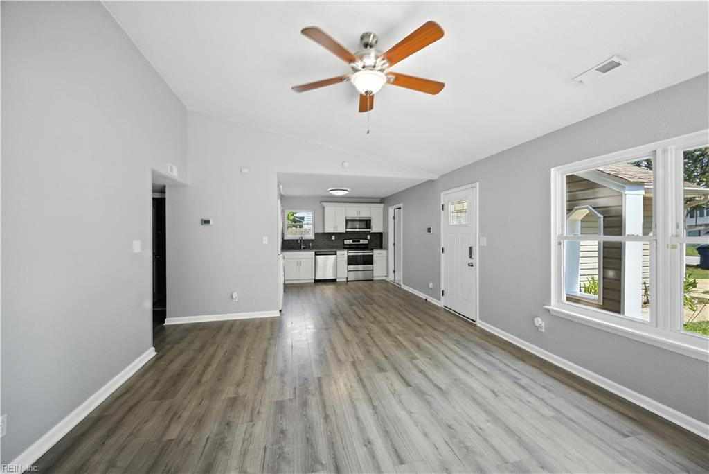 3809 Clearwood CT