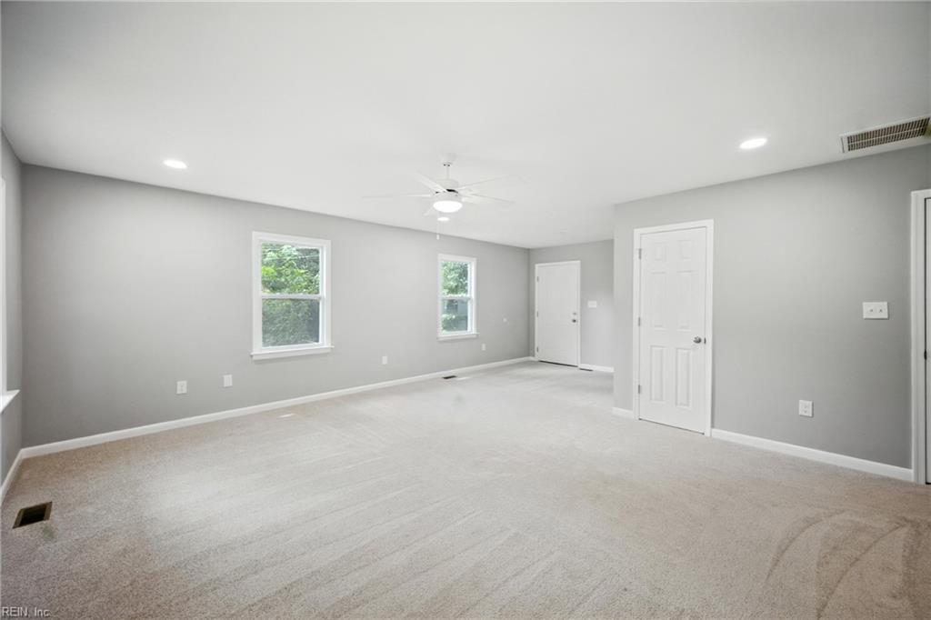 916 Deep Creek BLVD