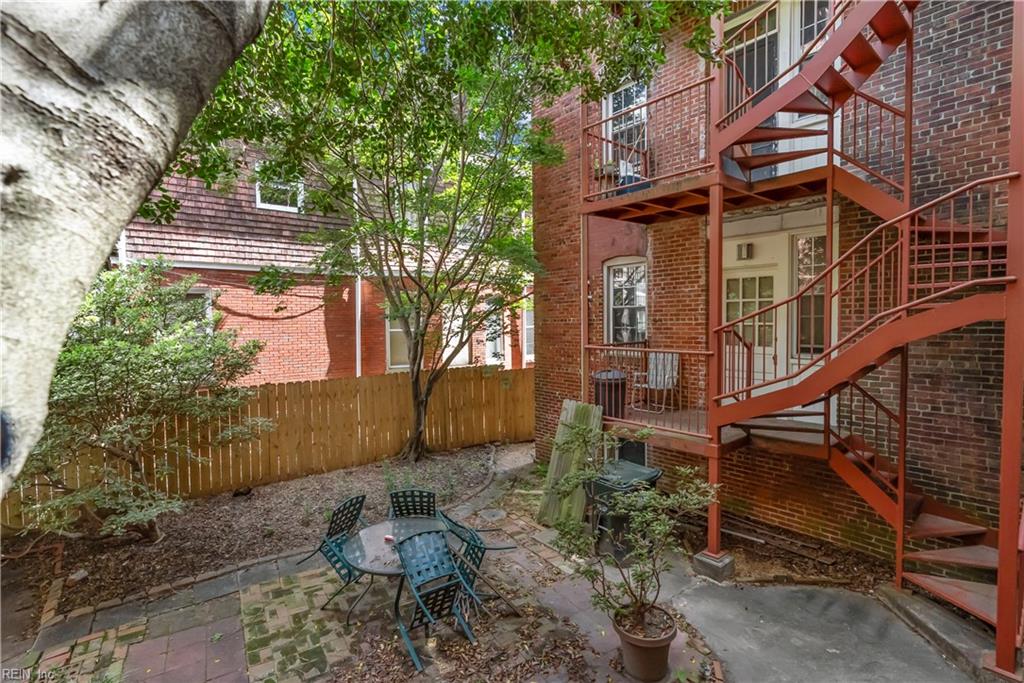 600 W Olney RD 102