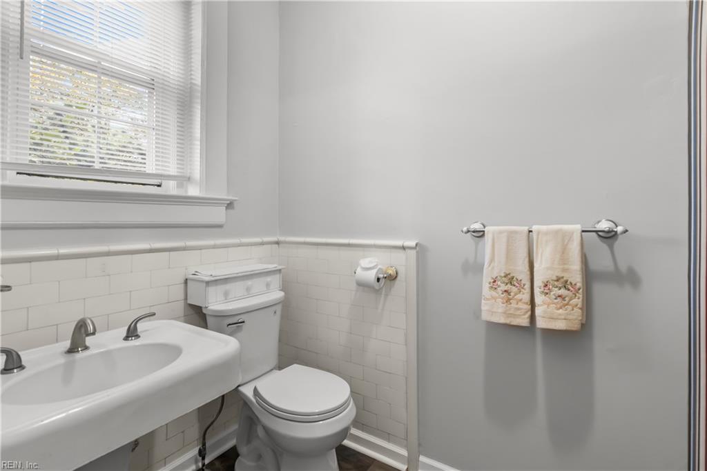 600 W Olney RD 102