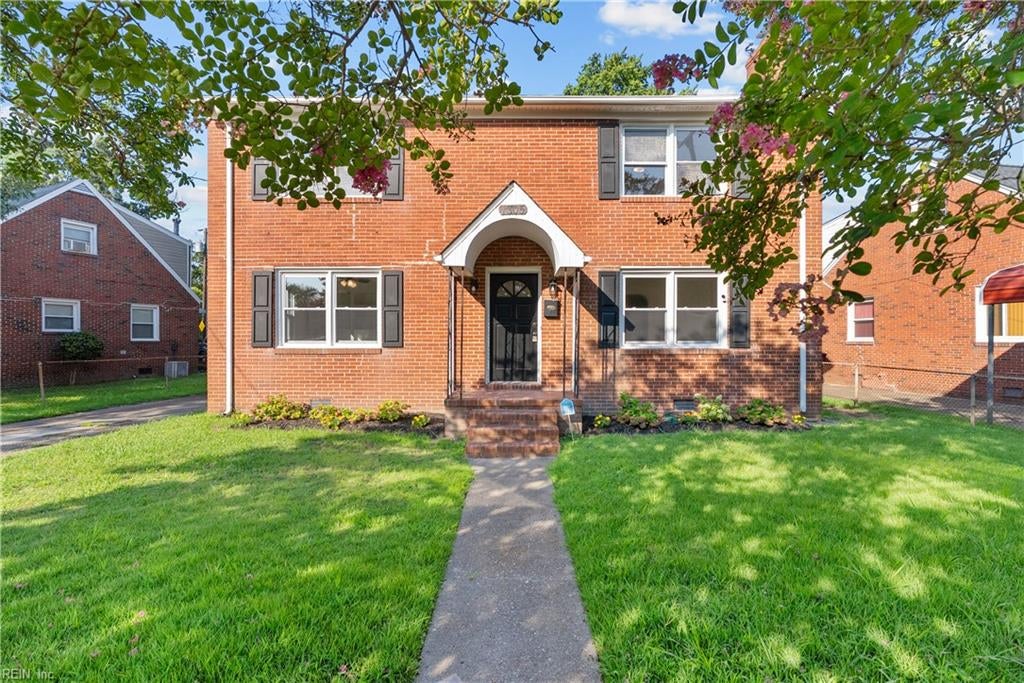 1305 Merrimac AVE