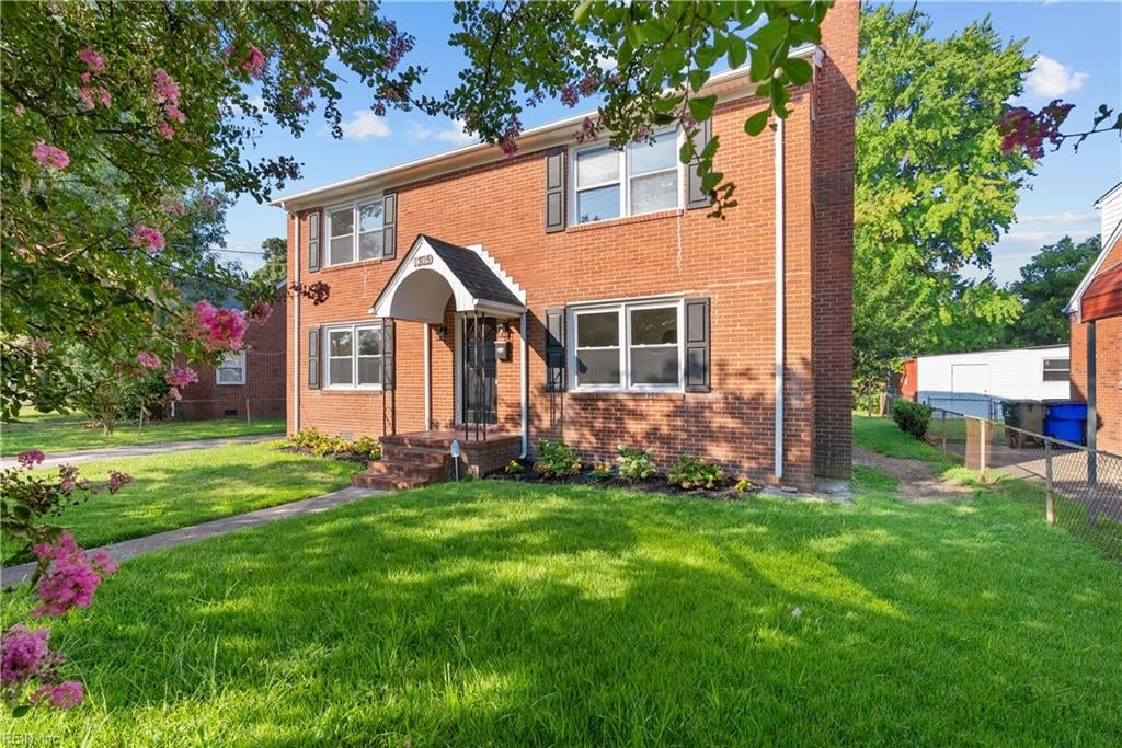 1305 Merrimac AVE