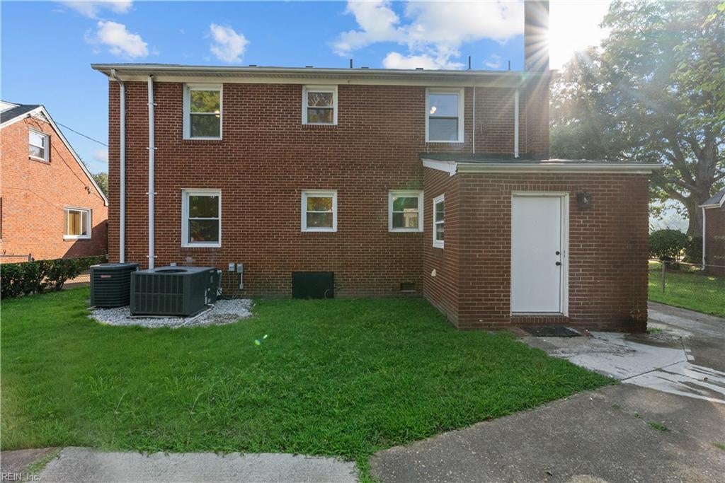 1305 Merrimac AVE