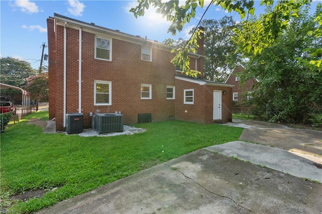1305 Merrimac AVE