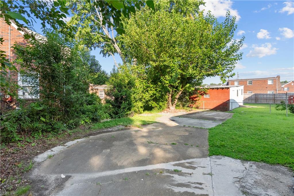 1305 Merrimac AVE