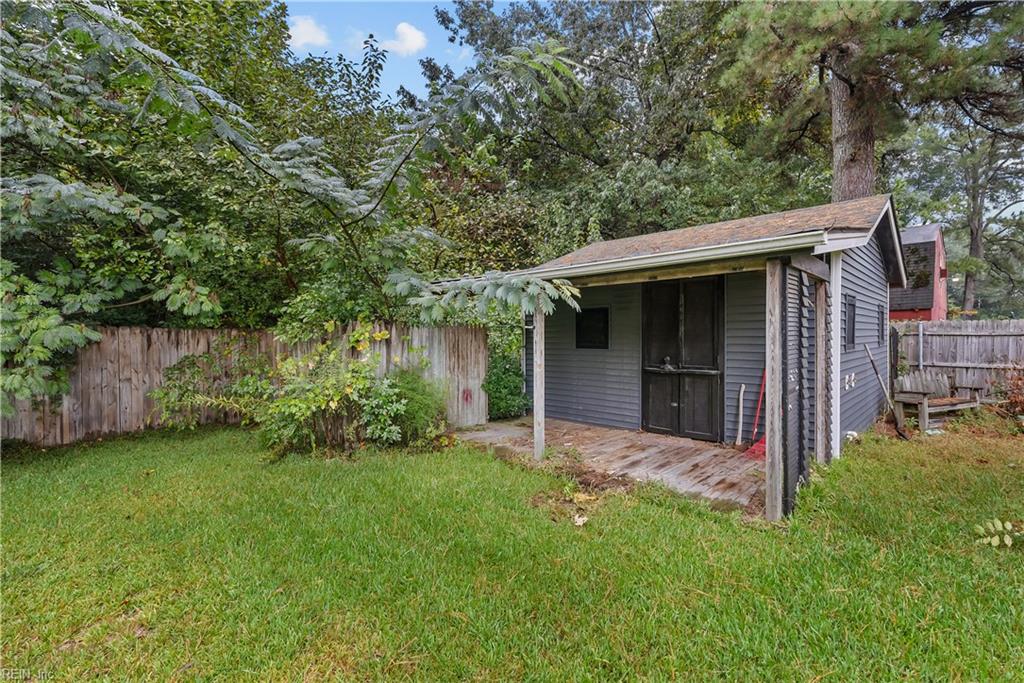 2704 George Dr DR