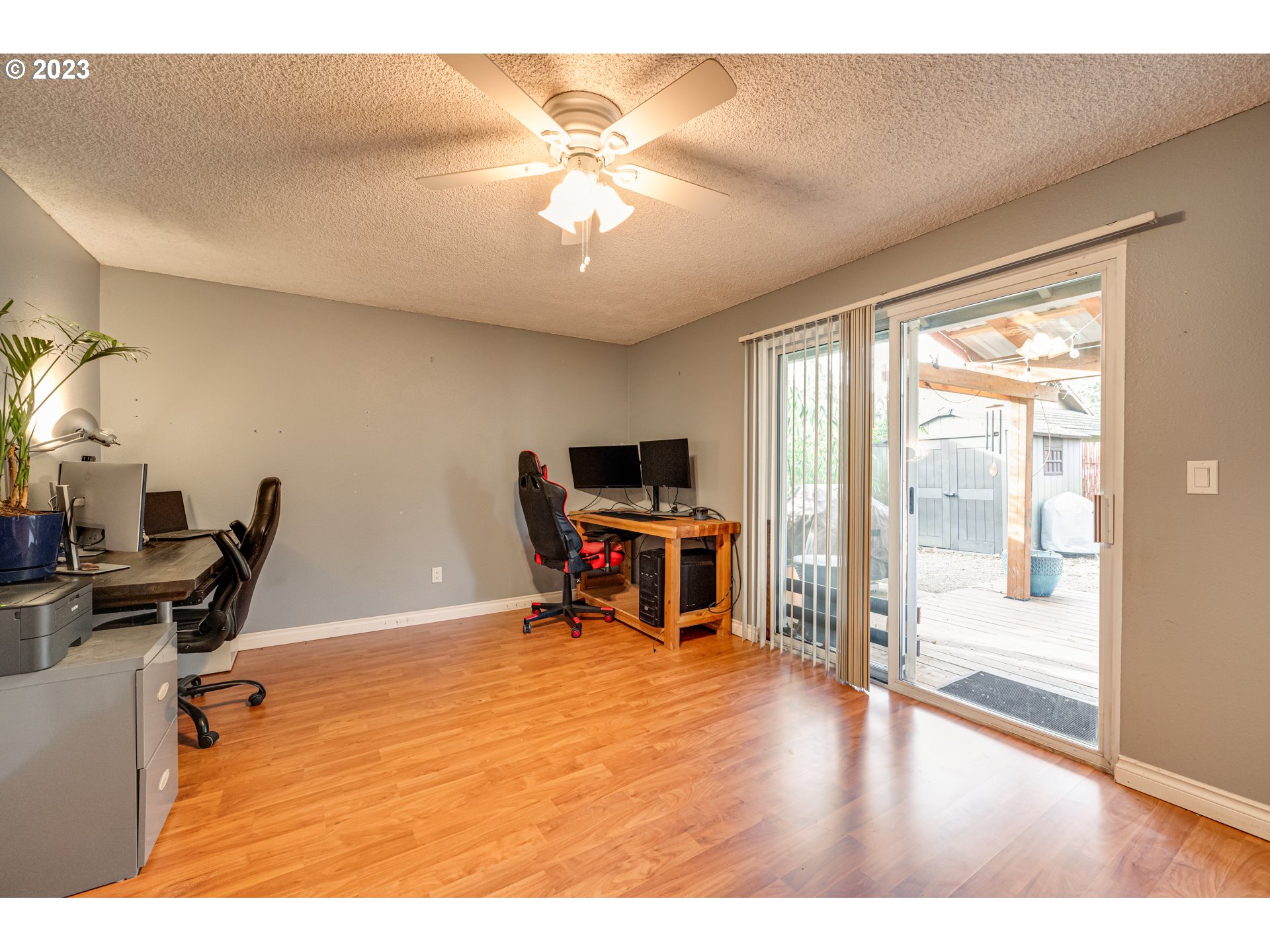 8504 NW GREENBRIAR DR