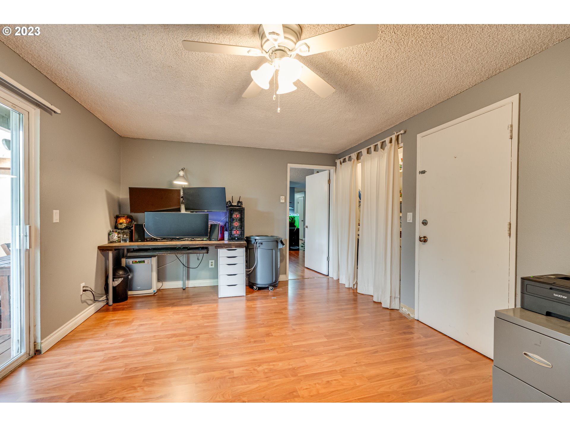 8504 NW GREENBRIAR DR