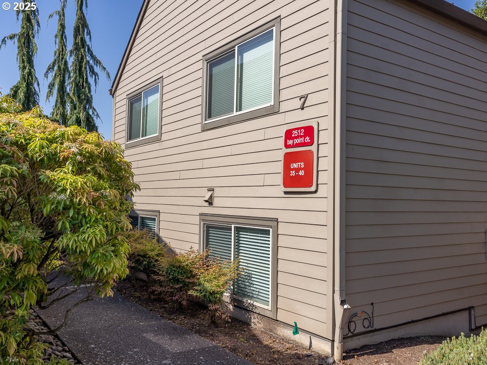 2512 SE BAYPOINT DR L38