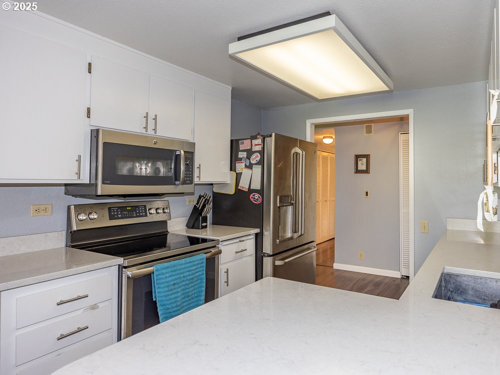 2512 SE BAYPOINT DR L38