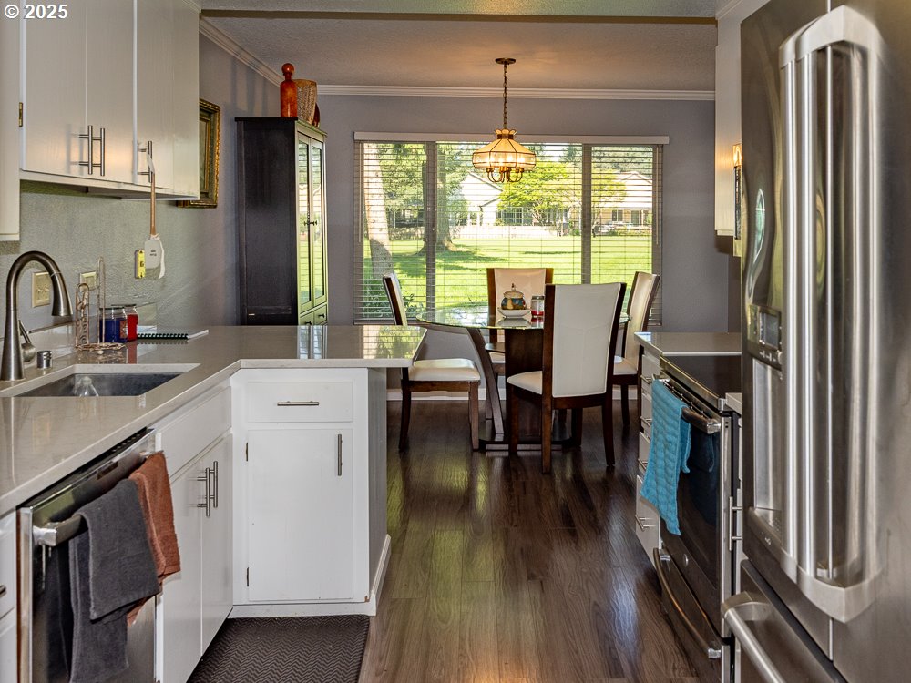 2512 SE BAYPOINT DR L38