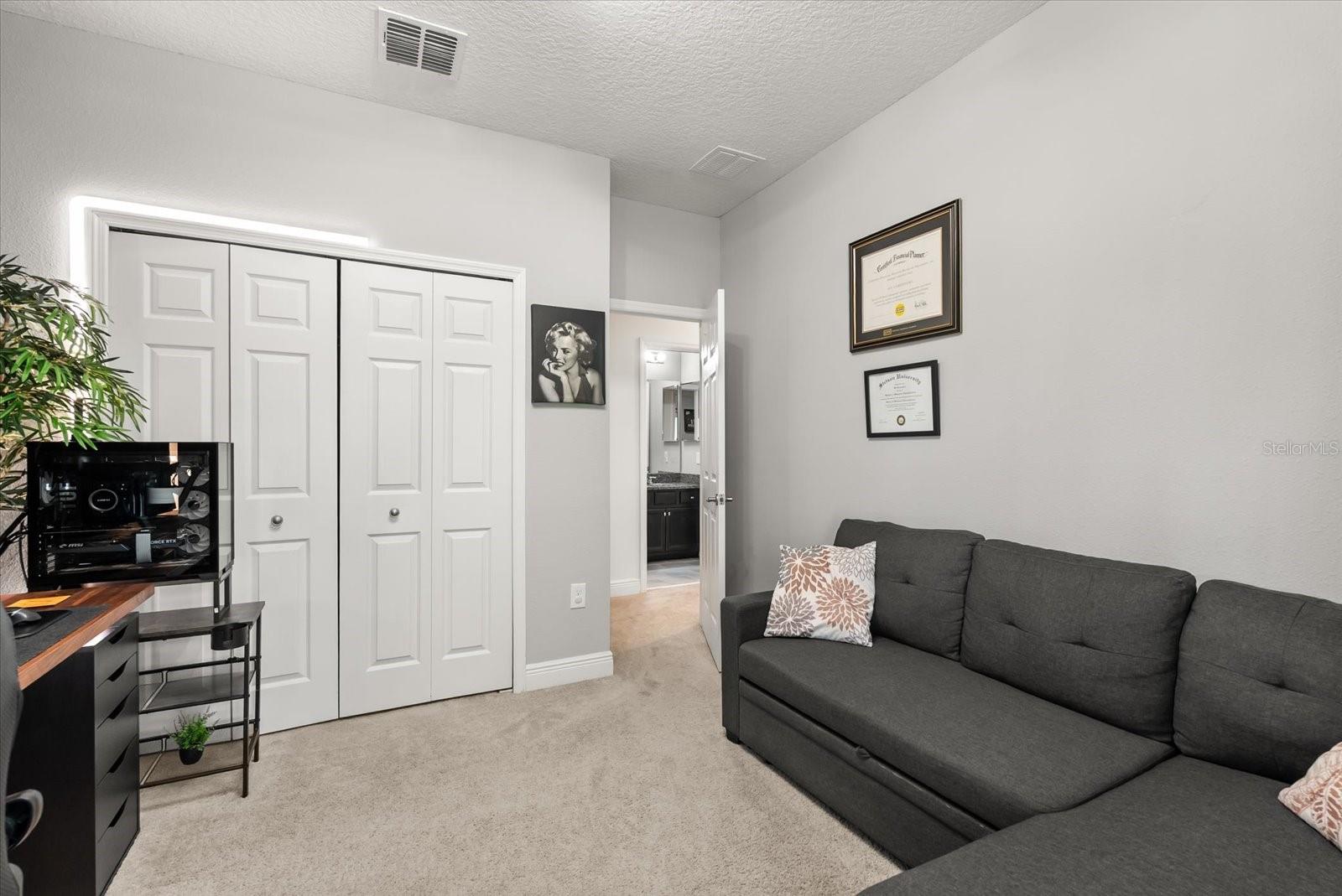 1076 AVILA LN