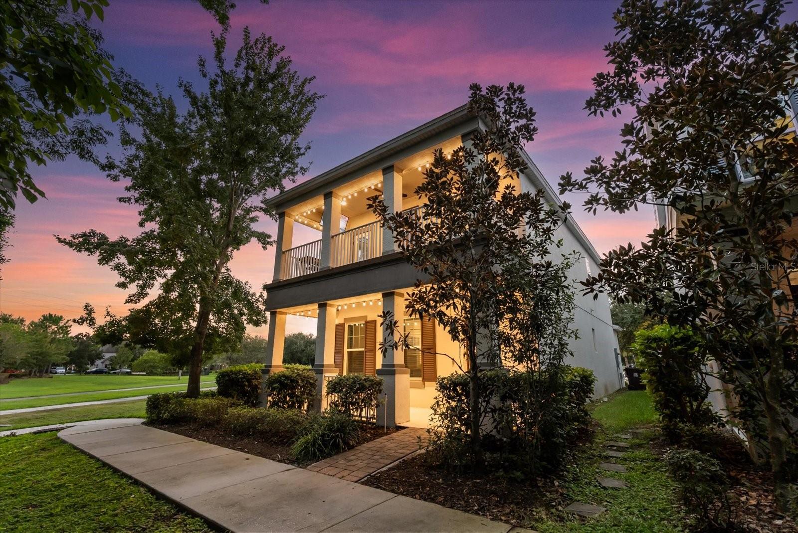 1076 AVILA LN