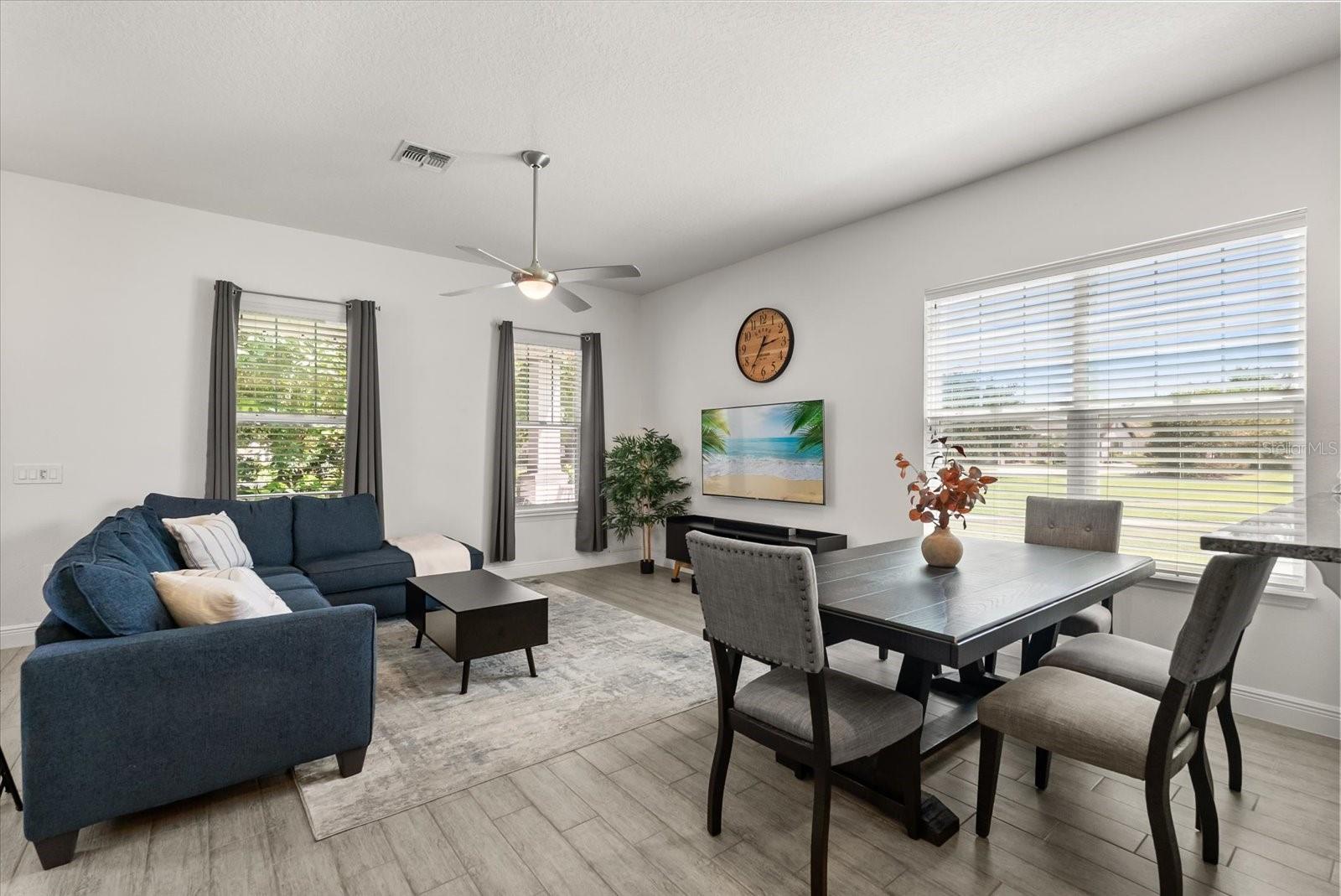 1076 AVILA LN