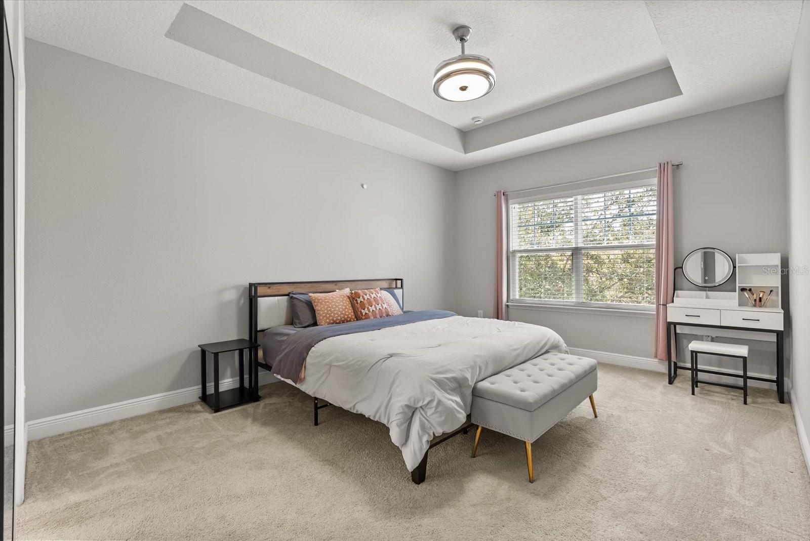 1076 AVILA LN