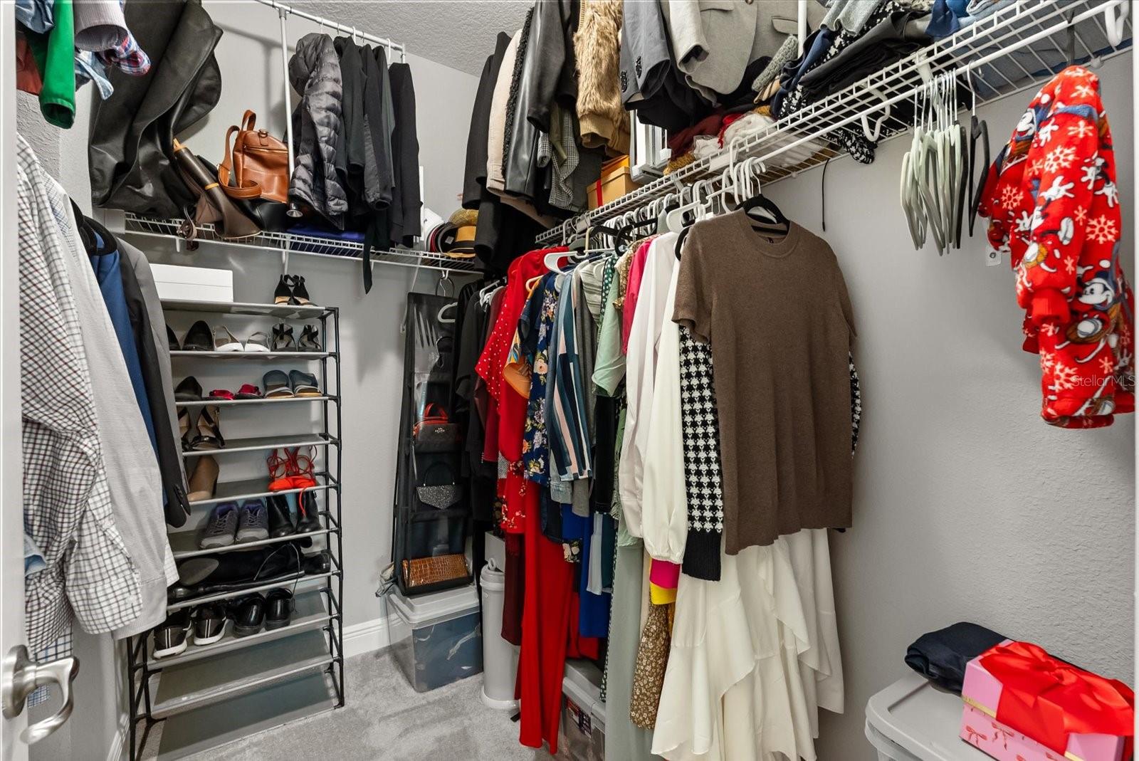 1076 AVILA LN