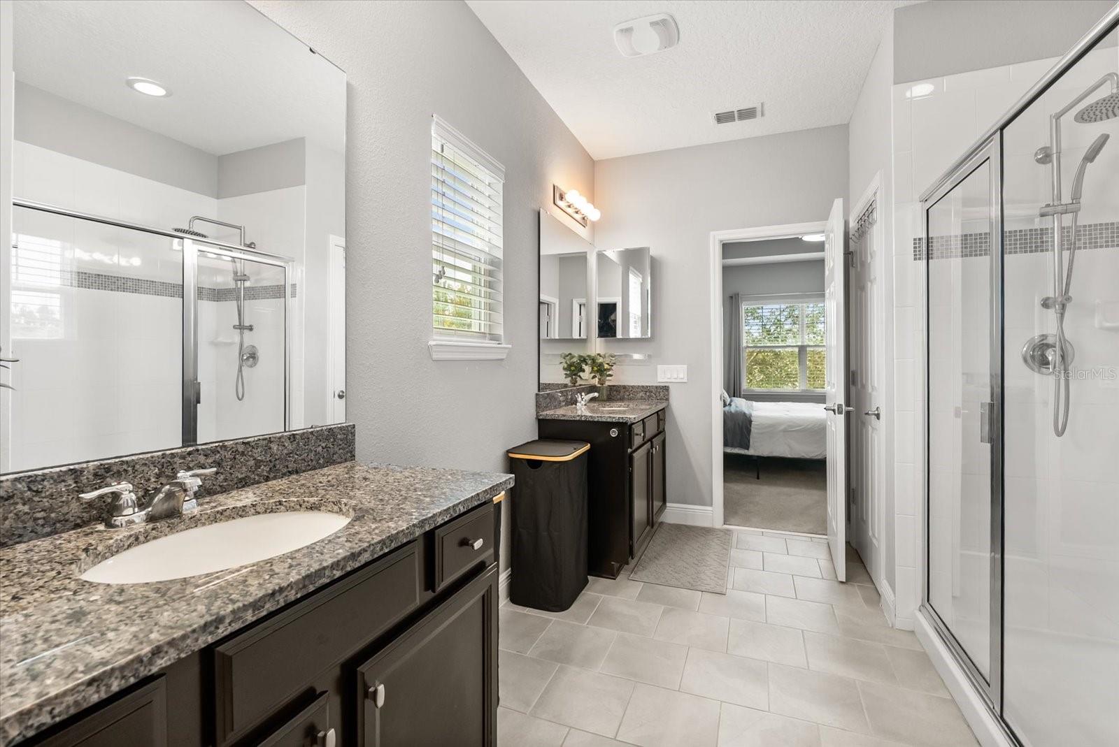1076 AVILA LN