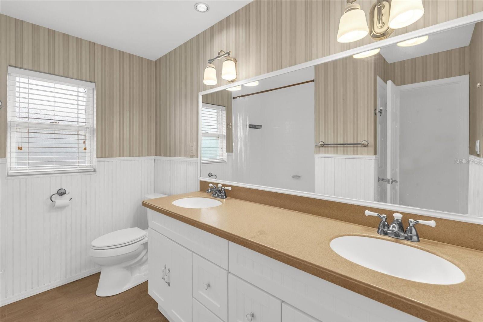 6419 HIDDEN DALE AVE