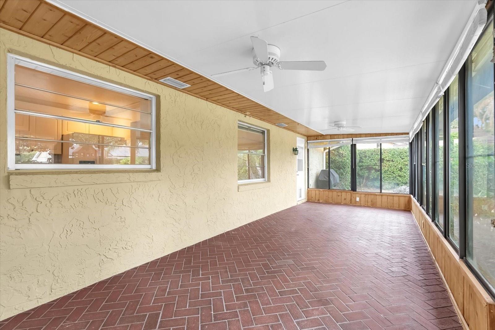 6419 HIDDEN DALE AVE