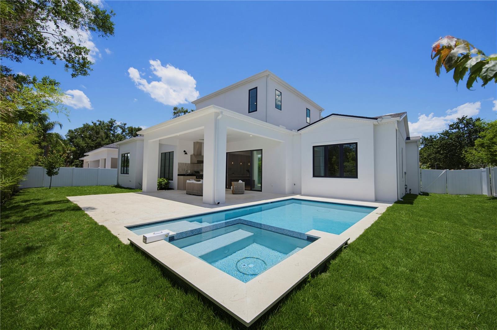 426 WORTHINGTON DR