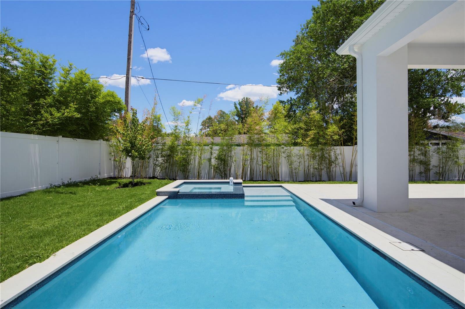 426 WORTHINGTON DR
