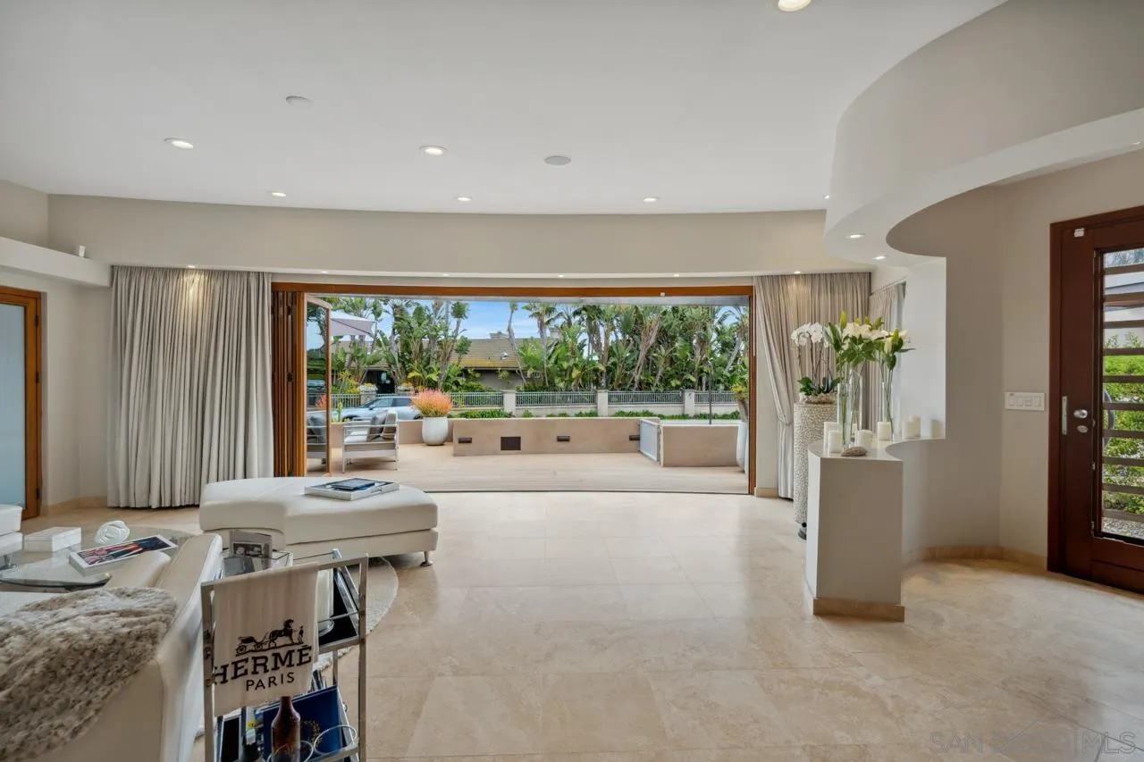 773 E Solana Circle