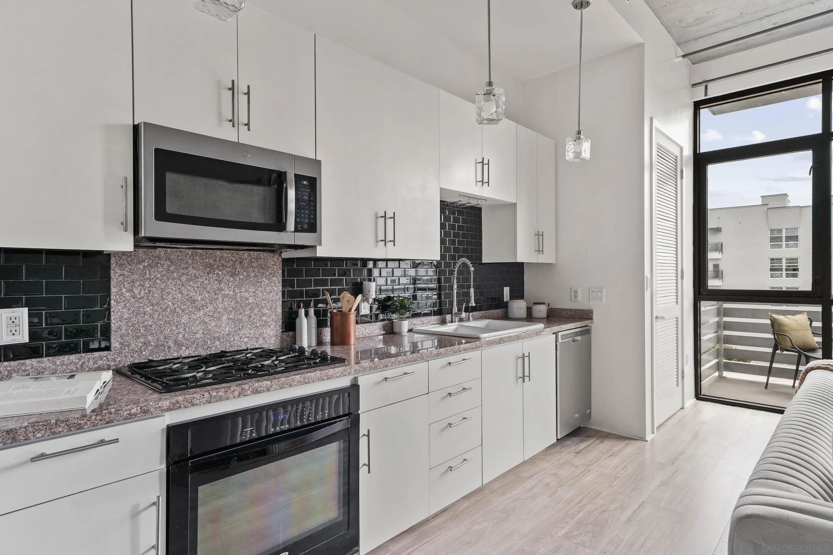 527 10th Ave Unit 508