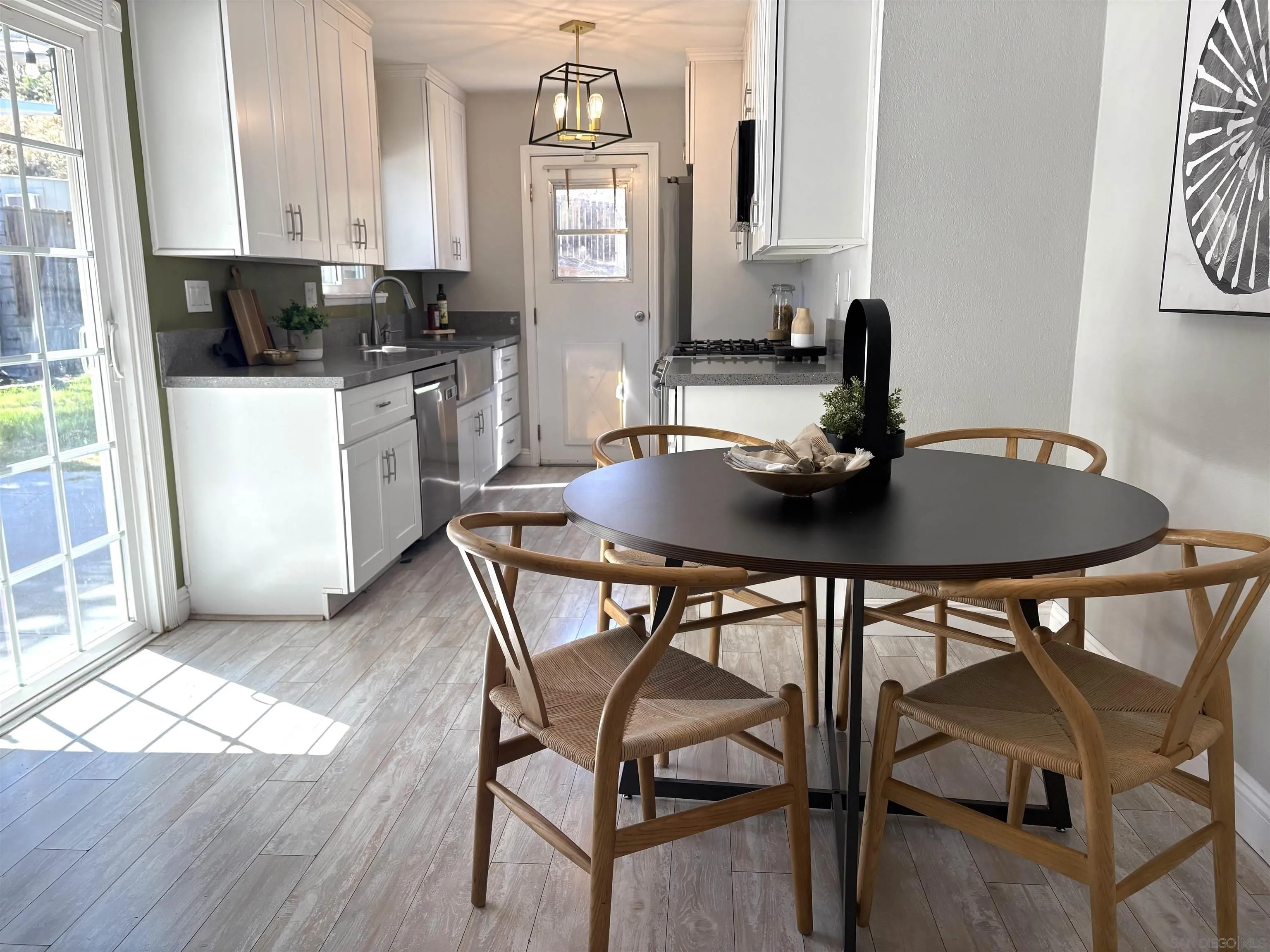 9126 Heatherdale